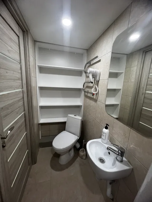 Двухэтажные апартаменты близко к трассе М4 с кондиционером, WI FI, P