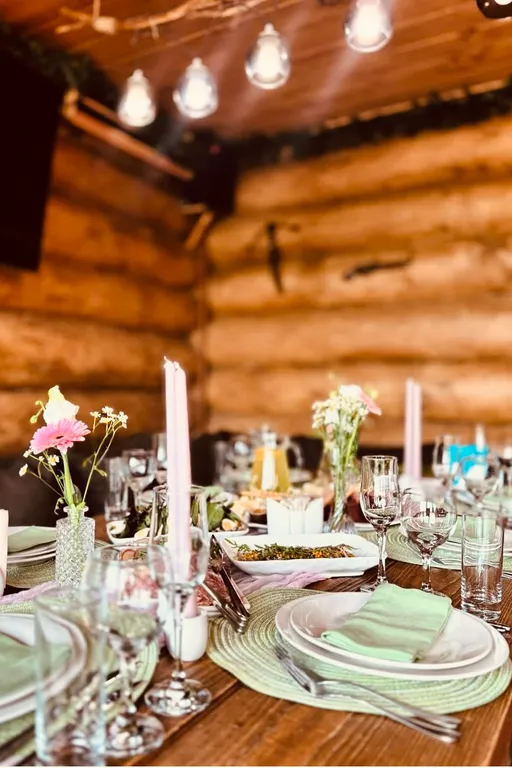 Шале на берегу реки с баней и горячей купелью