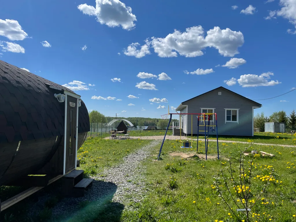 Коттедж Уютный дом с баней и видом на озеро Врево — Луга