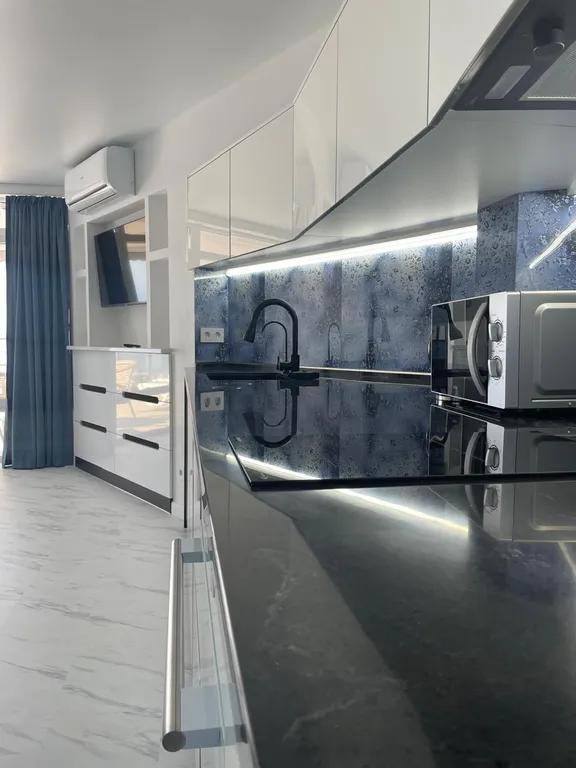 Апартаменты с шикарным видом на море и горы