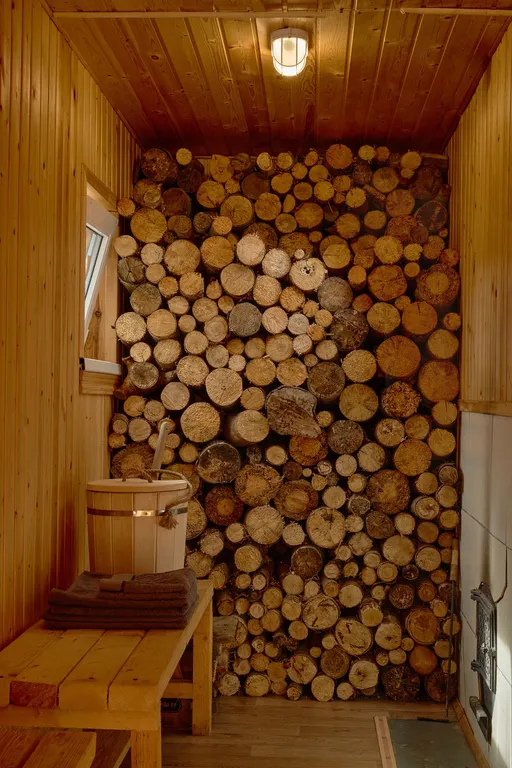 Уютный домик на берегу озера