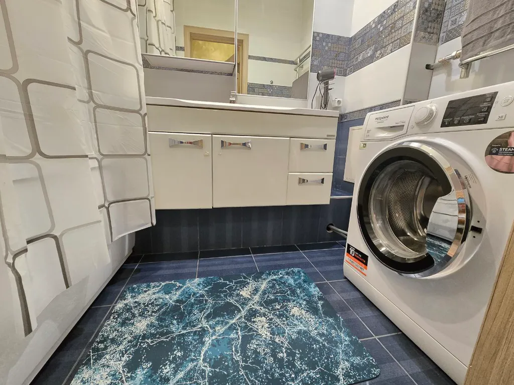 Просторная 2-х комнатная на пр-т Ленина Метро - Двигатель Революции