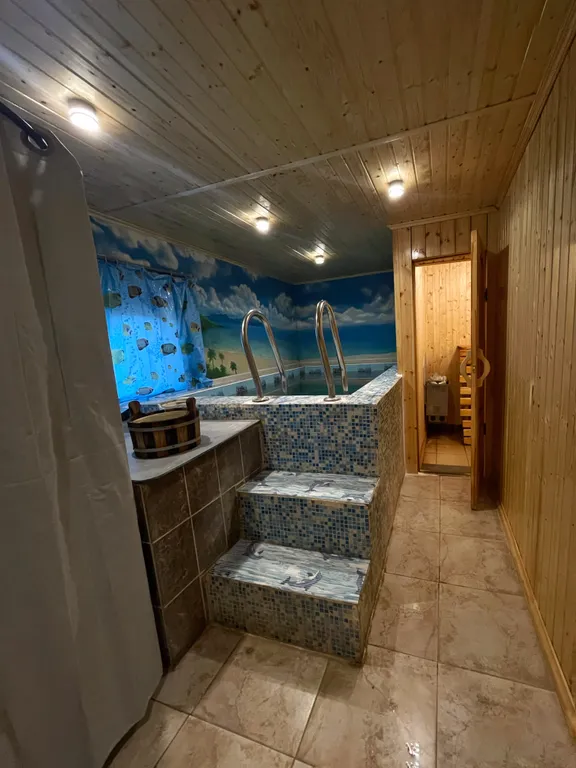 Коттедж Коттедж с сауной и бассейном — Коммунар