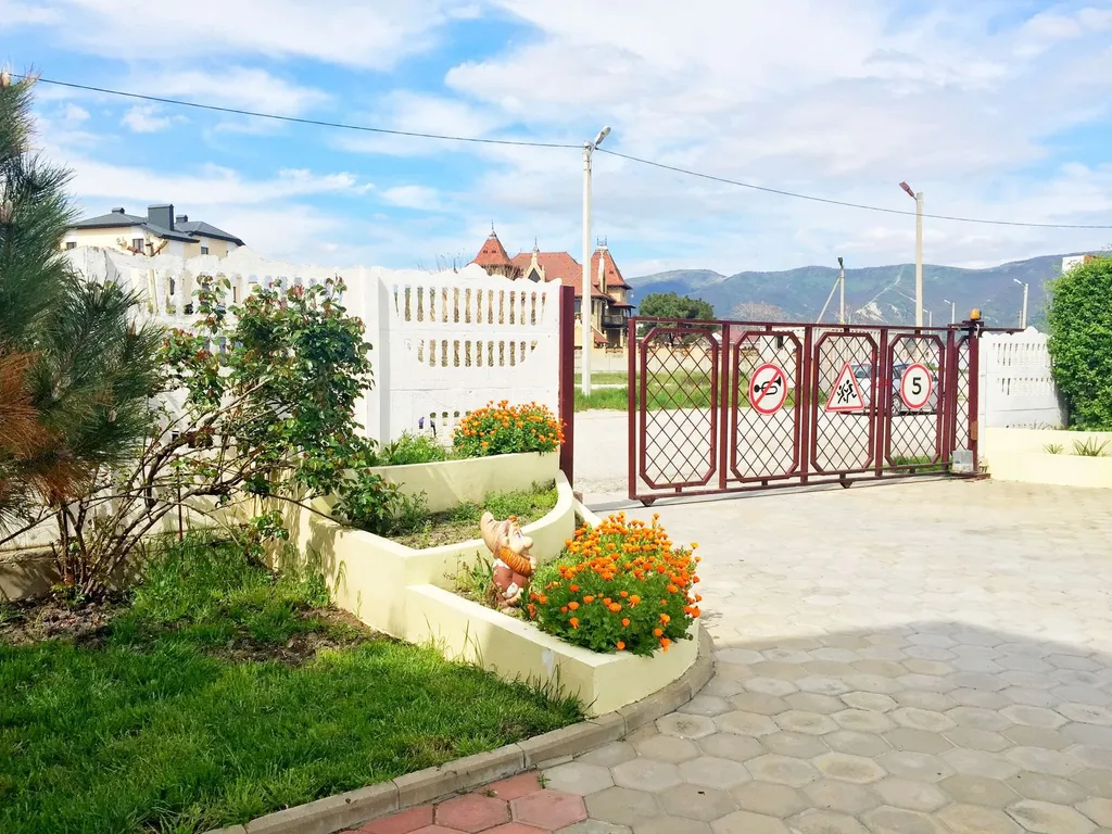 3-этажный таунхаус на берегу моря