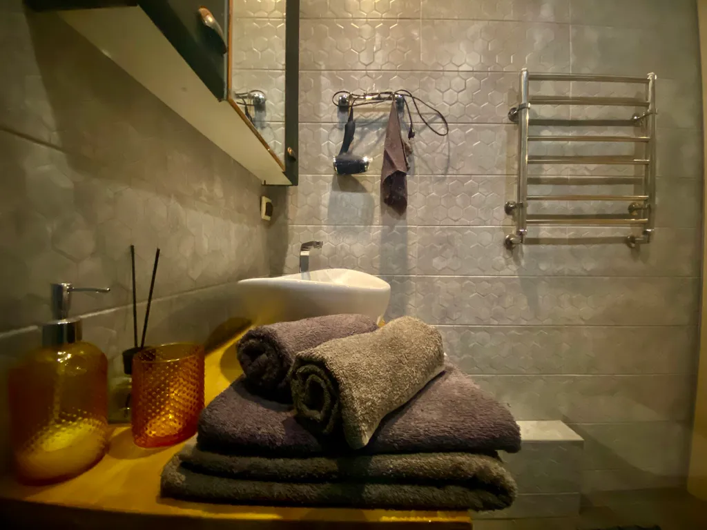 Уютная квартира около зоопарка с видом на пруд