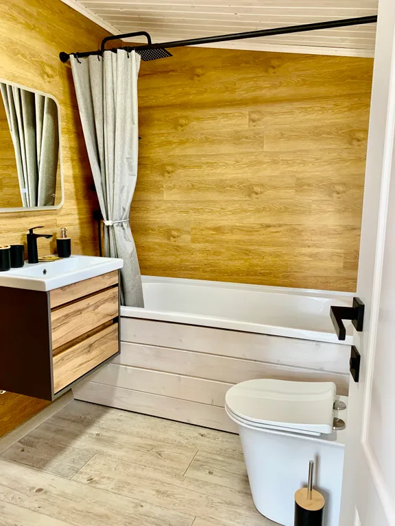 Семейная дача с сауной и камином