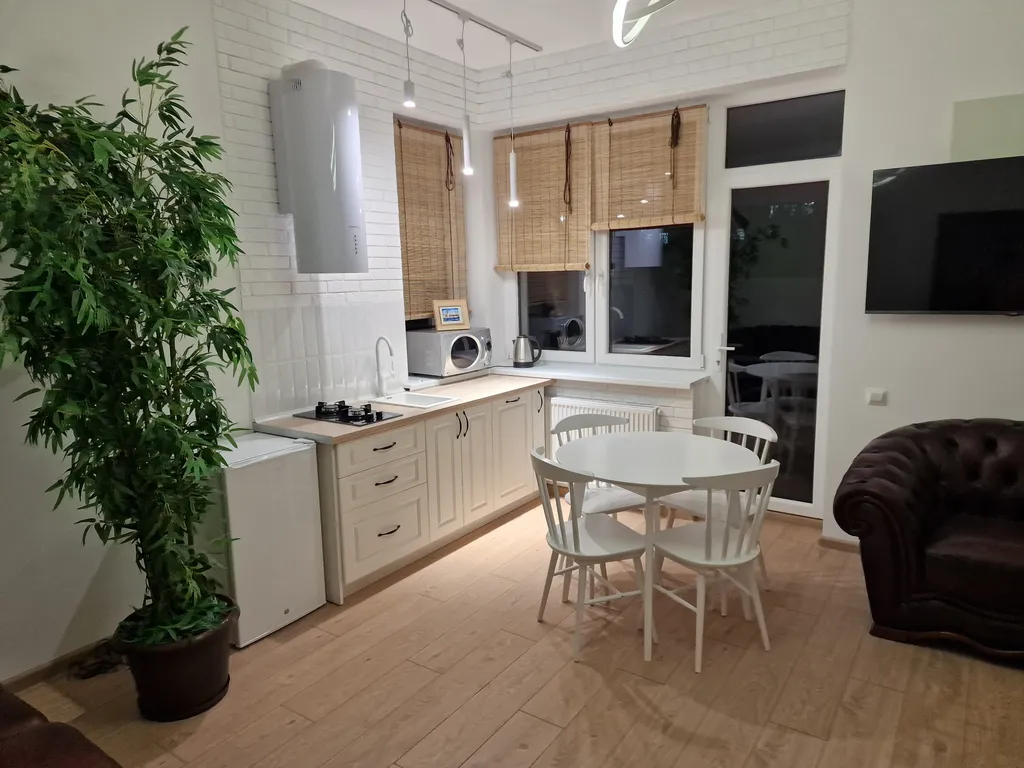 Апартаменты в стиле бамбук на берегу моря и променада