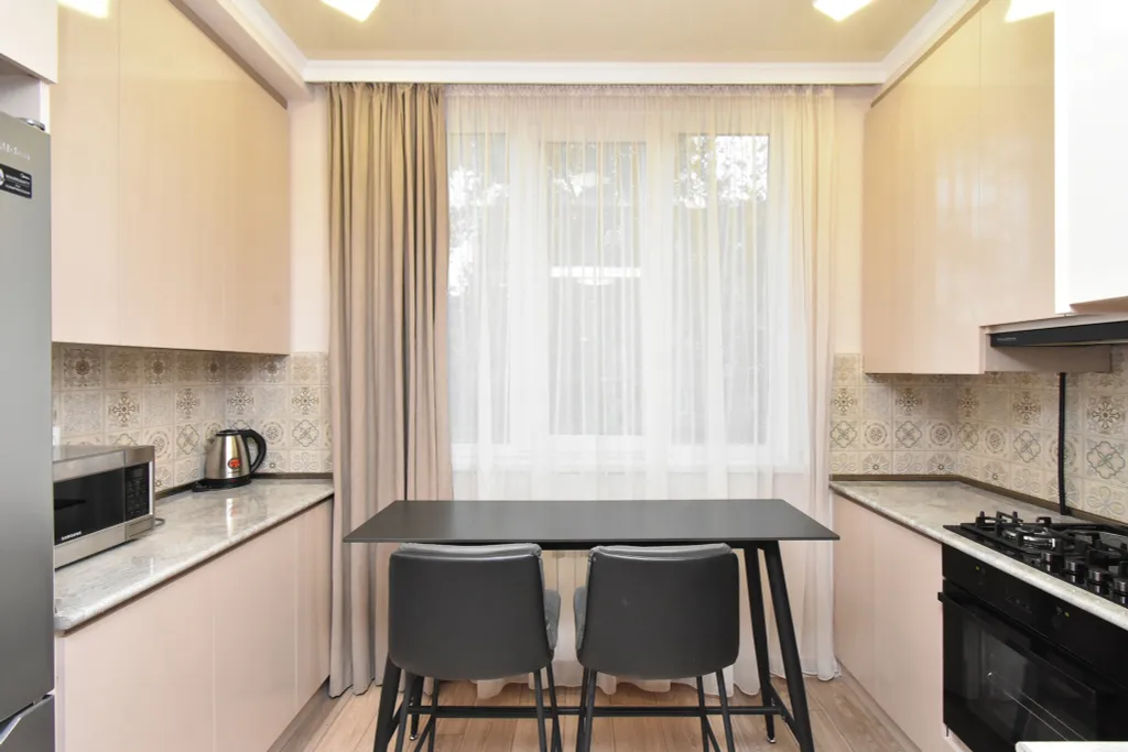 Четырёхкомнатная новая большая квартира