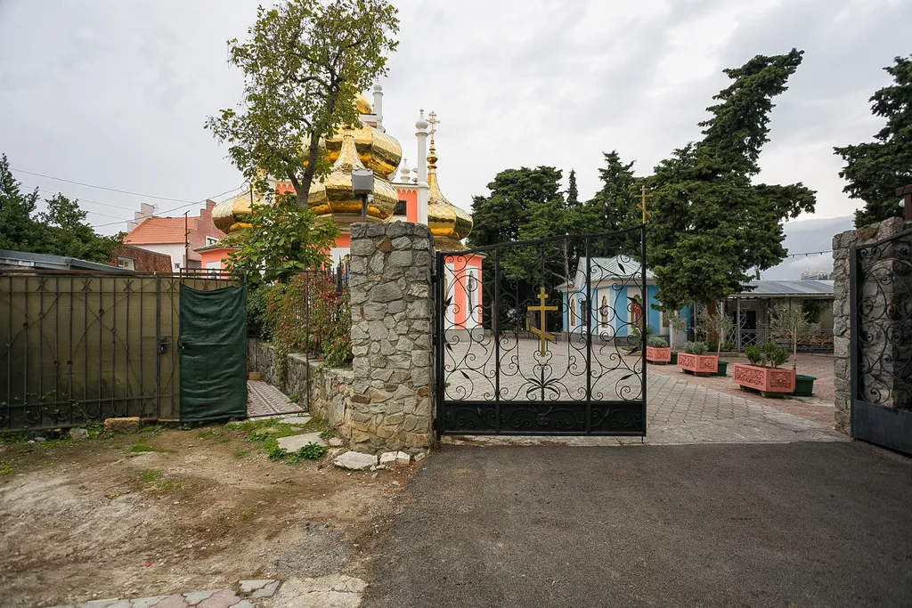 Апартаменты с видом на море и Храм