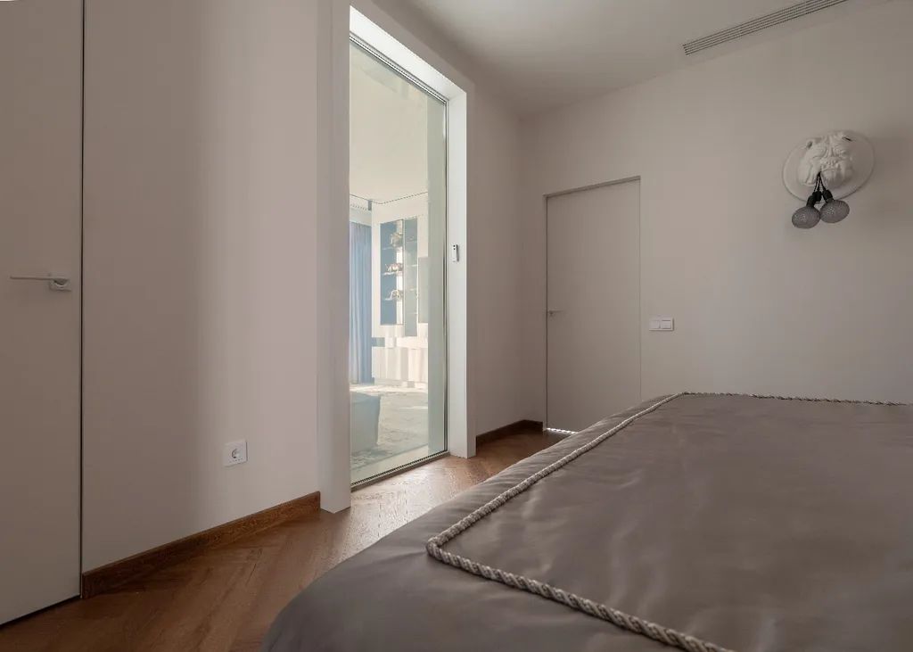 Современная вилла с красивым видом на море