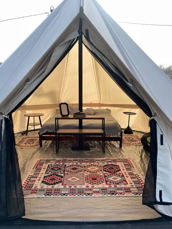 Шатер в саду