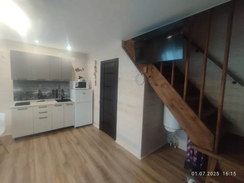 Котедж в тихом саду у моря