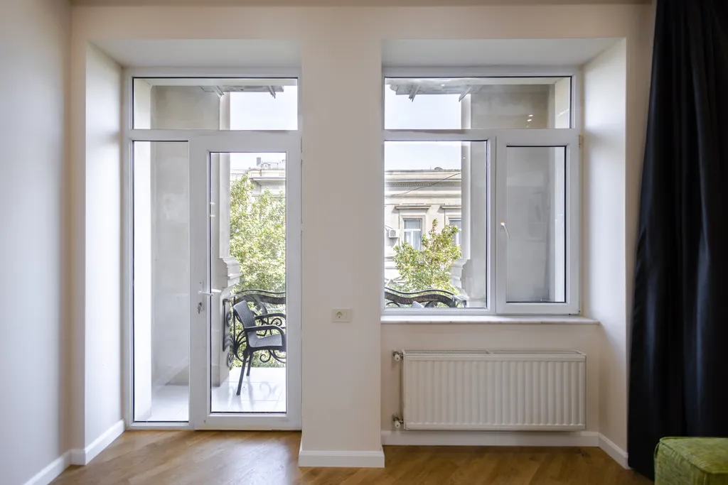 Современная квартира с двумя спальнями и новым ремонтом в центре