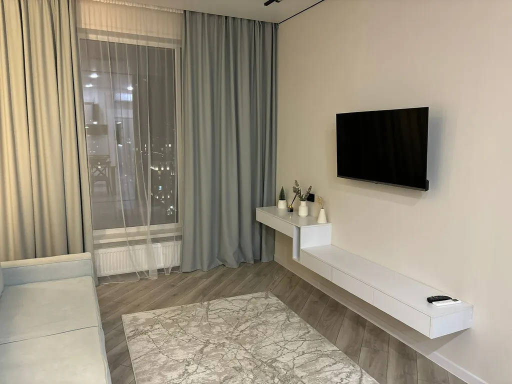 Estet вблизи ТРЦ Mega