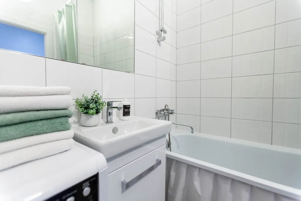 Студия в окружении парков