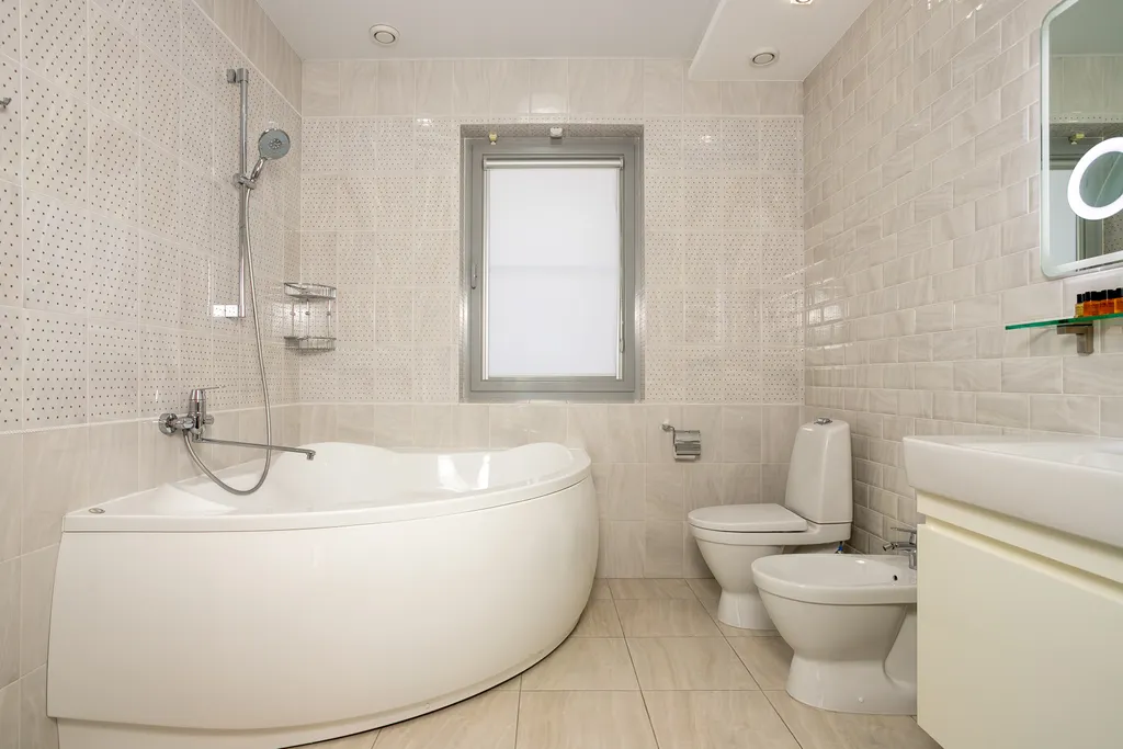 Дом с бассейном с видом на море