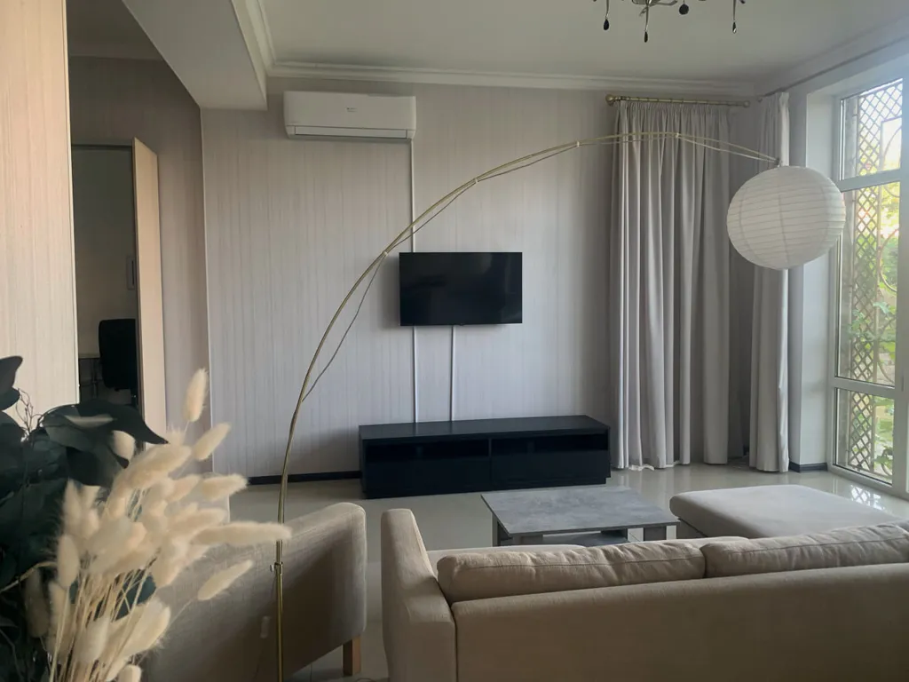 Уютная студия с бассейном