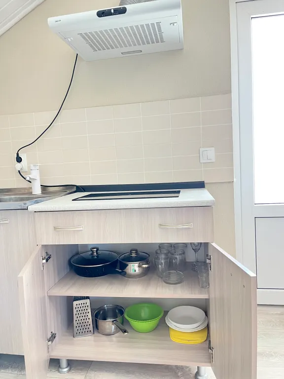 Двухклмнаиный пятиместный номер 100 метров до моря со своей кухней