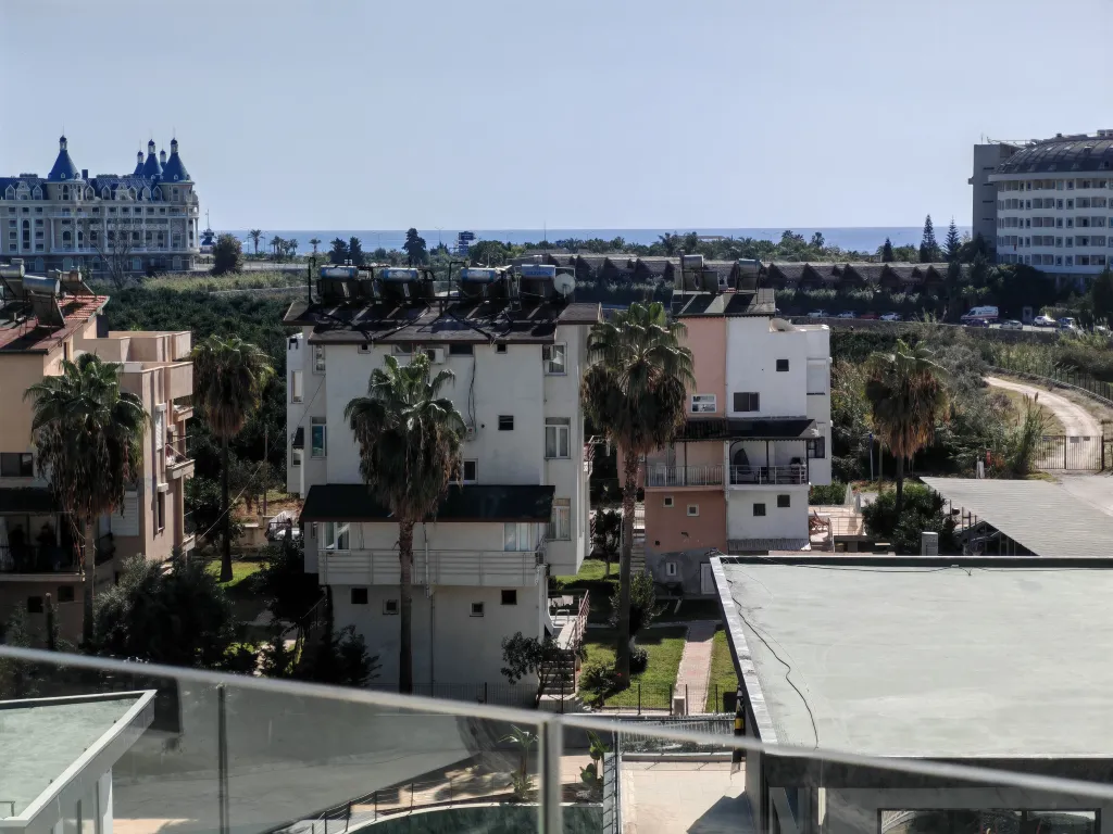 Квартира 1+1 в Azura World c видом на бассейн и аквапарком