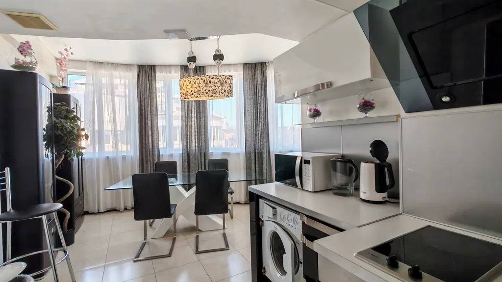 Уютная трёшка в центре у моря