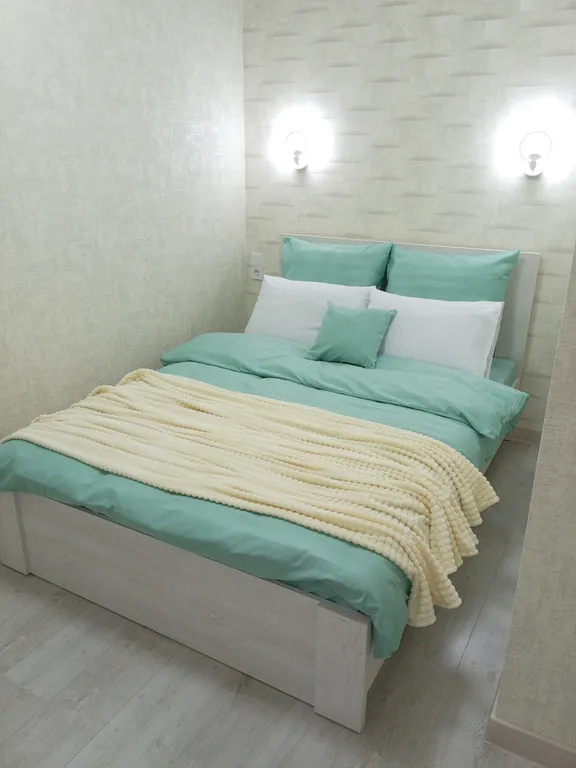 Уютная современная евродвушка с шикарным видом из панорамных окон