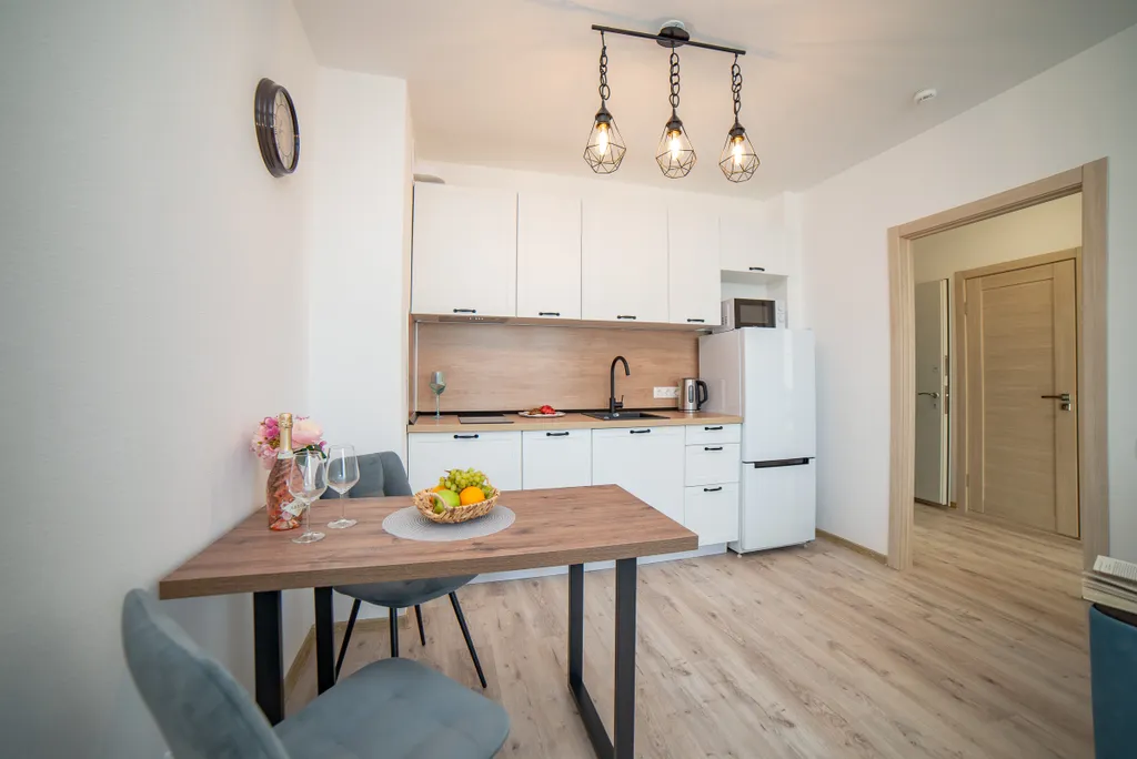 Евро 2К на Академика Ландау 36 для 4 гостей