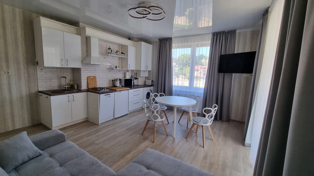 Квартира Однокомнатная квартира с гостиной у живописного озера в Светлогорске — Светлогорск