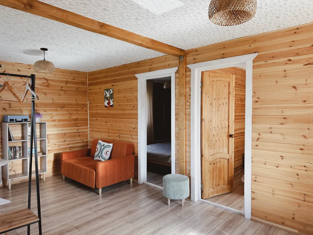 Дом с душой у соснового леса