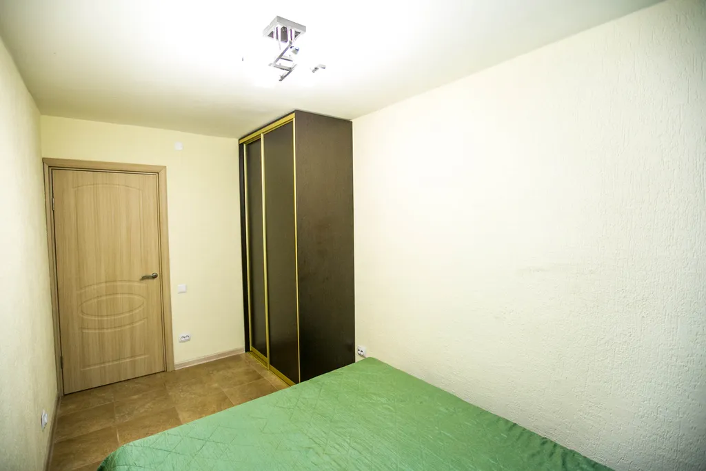 Квартира в центре города,  в пешей доступности жд вокзал,  жд колледж,