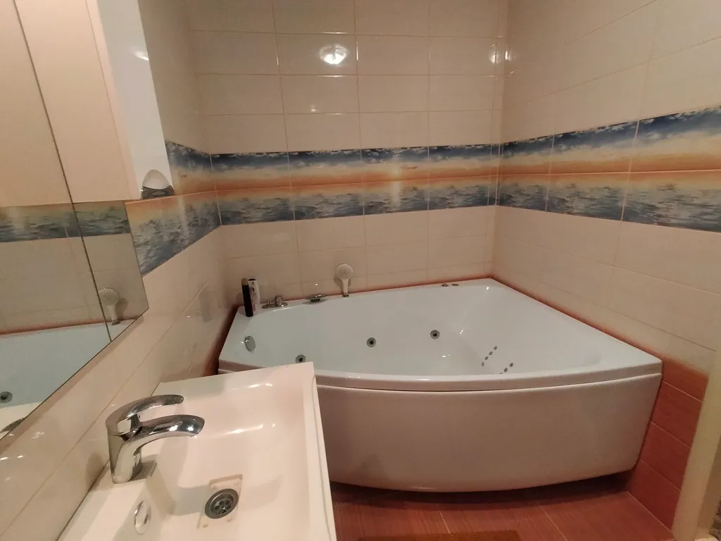 Квартира в районе с хорошей инфраструктурой и удобным заездом с трасcы