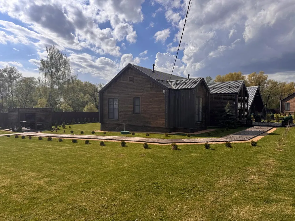 Частный дом с баней на дровах