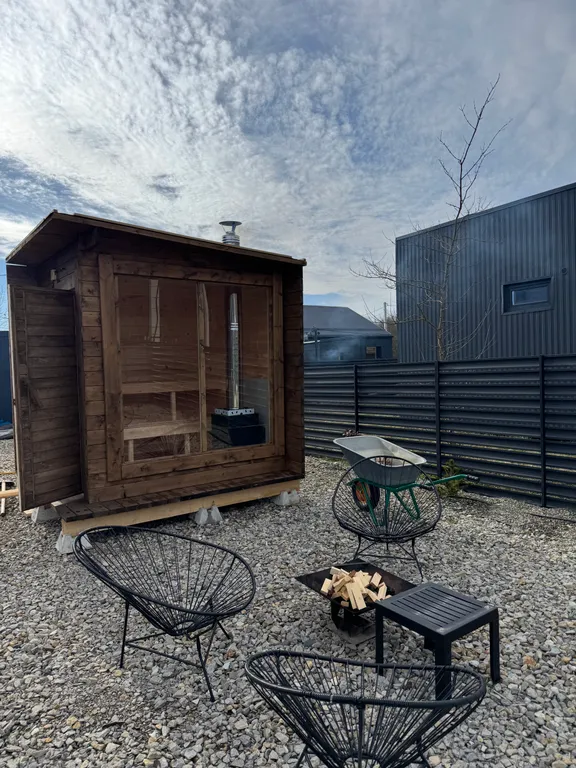 Дом с бассейном и баней