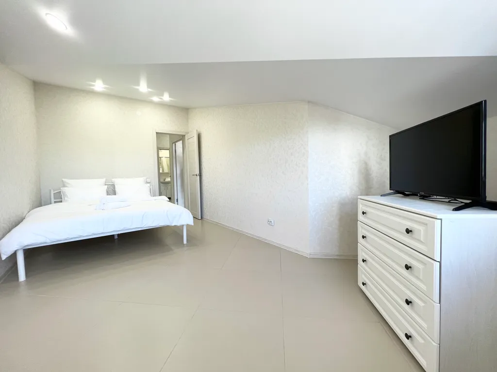 Комфортабельная 2-к квартира в новом доме в центре