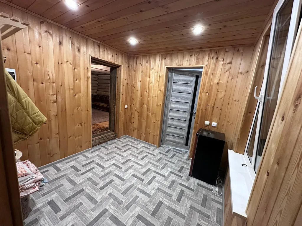 Уютный дом у озера