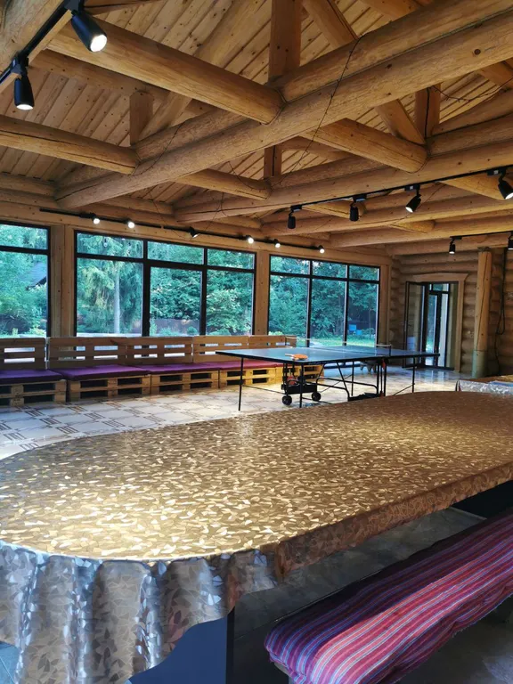 Уютный коттедж из бруса с бассейном