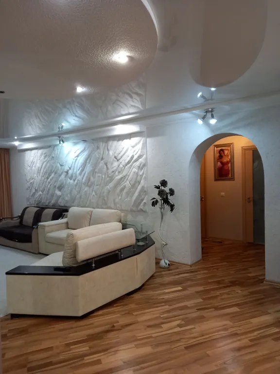 Большая 3-комнатная квартира с отличным интерьером и хорошей мебелью