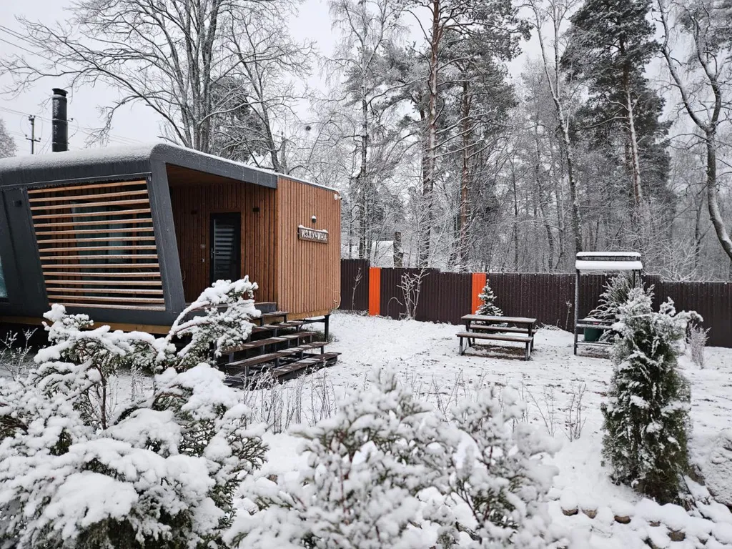 Коттедж Отдельностоящий дом с верандой и видом на озеро — Мичуринское