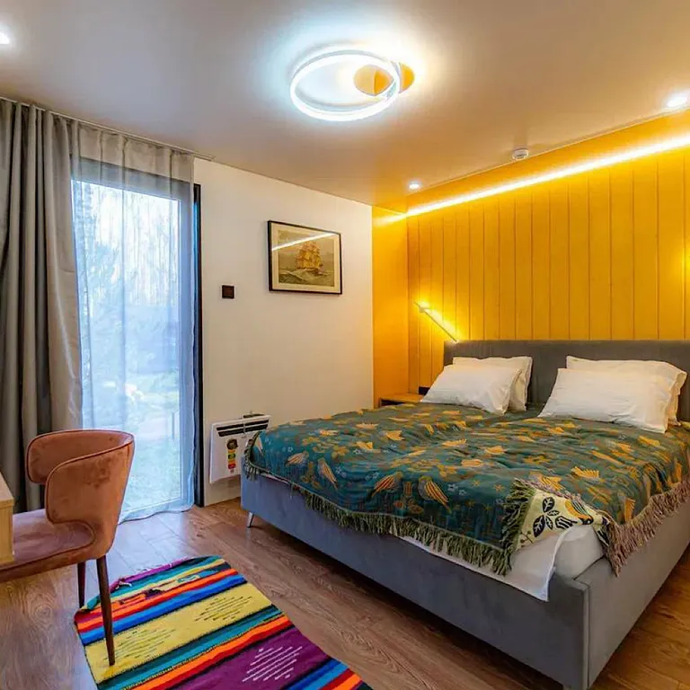 Домик в Соснах с баней и горячими ваннами Cube с баней