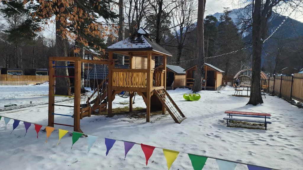 Коттедж Уютный коттедж на 2-4 человекSnow White Arkhyz — Архыз