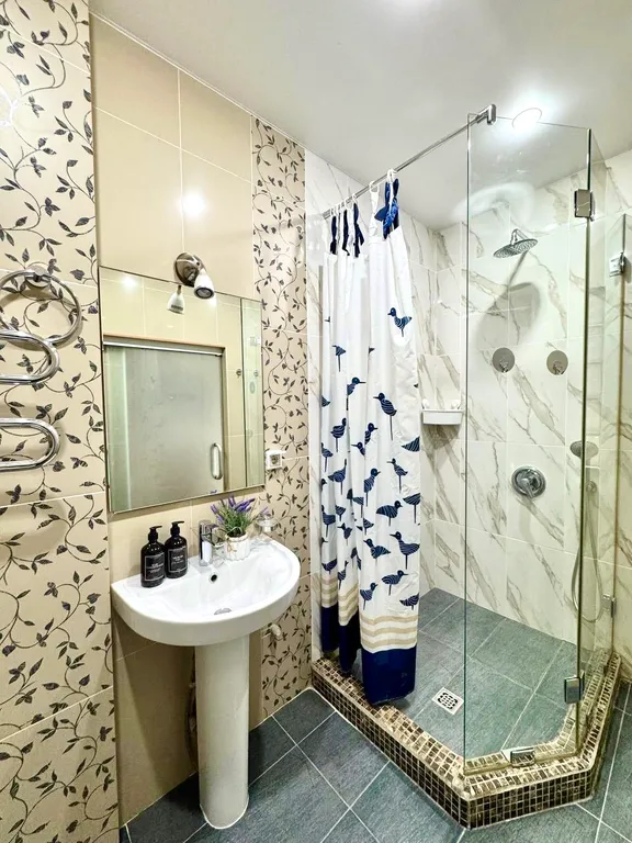 Просторная квартира с видом на море в центре города