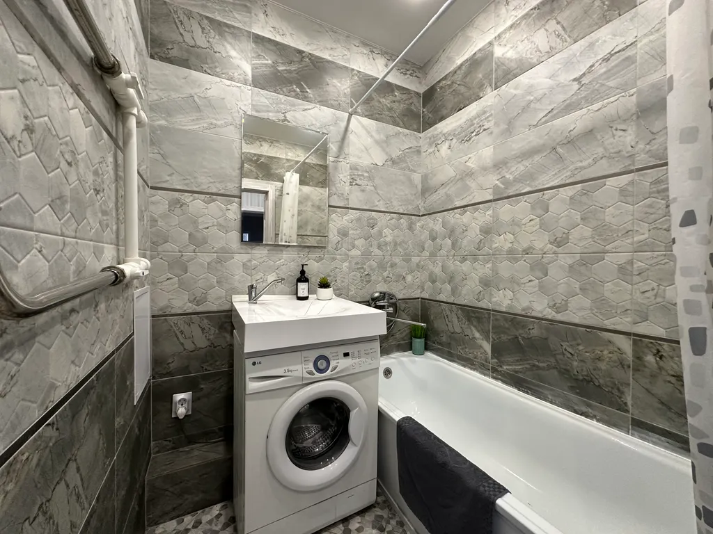 Двухкомнатные апартаменты ЛайкХоум на Фронтовиков 8/3