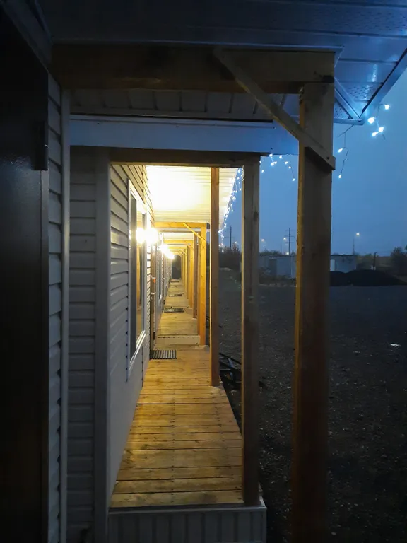 Уютный четырехместный Домик де-люкс с двухспальной кроватью