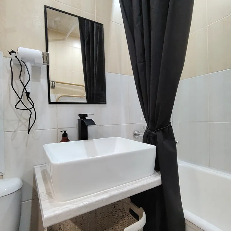 Квартира Квартира в сердце Нефтяников — Омск