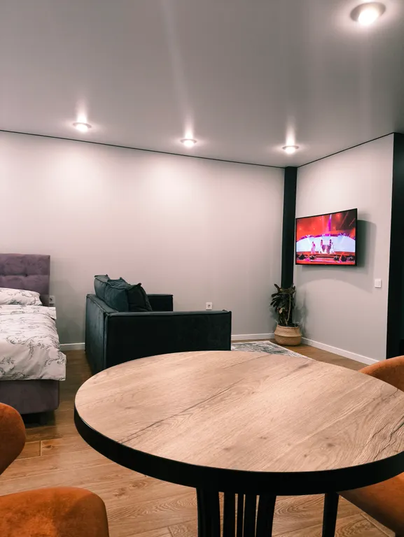 Studio apartment with designer renovation in the center of Pervomayska