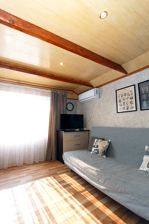 Двухкомнатный дом с уютным двориком