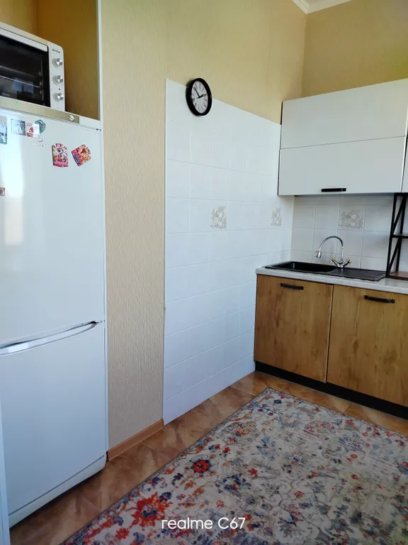 На центральной площади, с открытым балконом. В самом сердце Астрахани