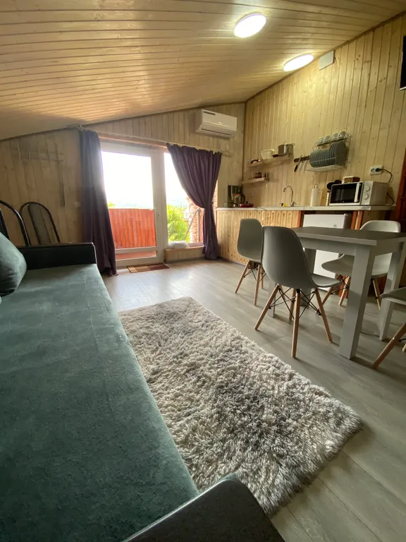 Уютный номер с видом на горы