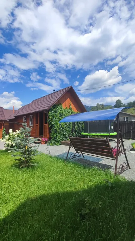 Домик в горах Алтая