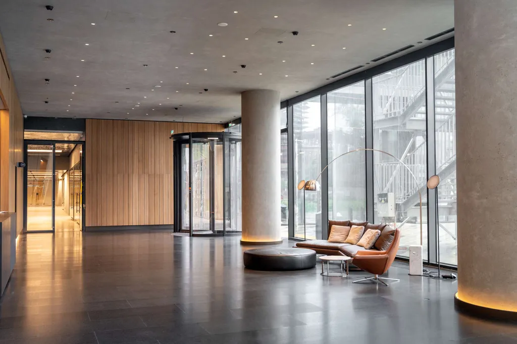 Просторные трёхкомнатные апартаменты в центре города в Capital Towers