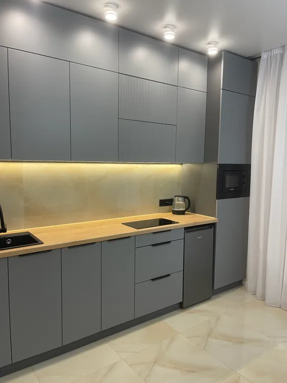 Новостройка возле ТрЦ Меганом